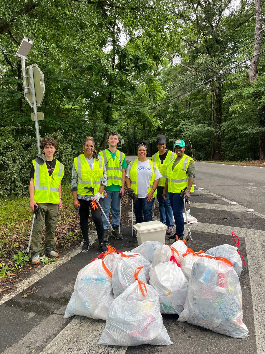 Our recent #AmeriCorps Cleanup with Birmingham City Councilor Clinton Woods and Calvary Resurrection Church removed 612.8 lbs of litter from #Birmingham District 1 in the Black Warrior River watershed. To join future cleanups, please visit: blackwarriorriver.org/cleanups-team/