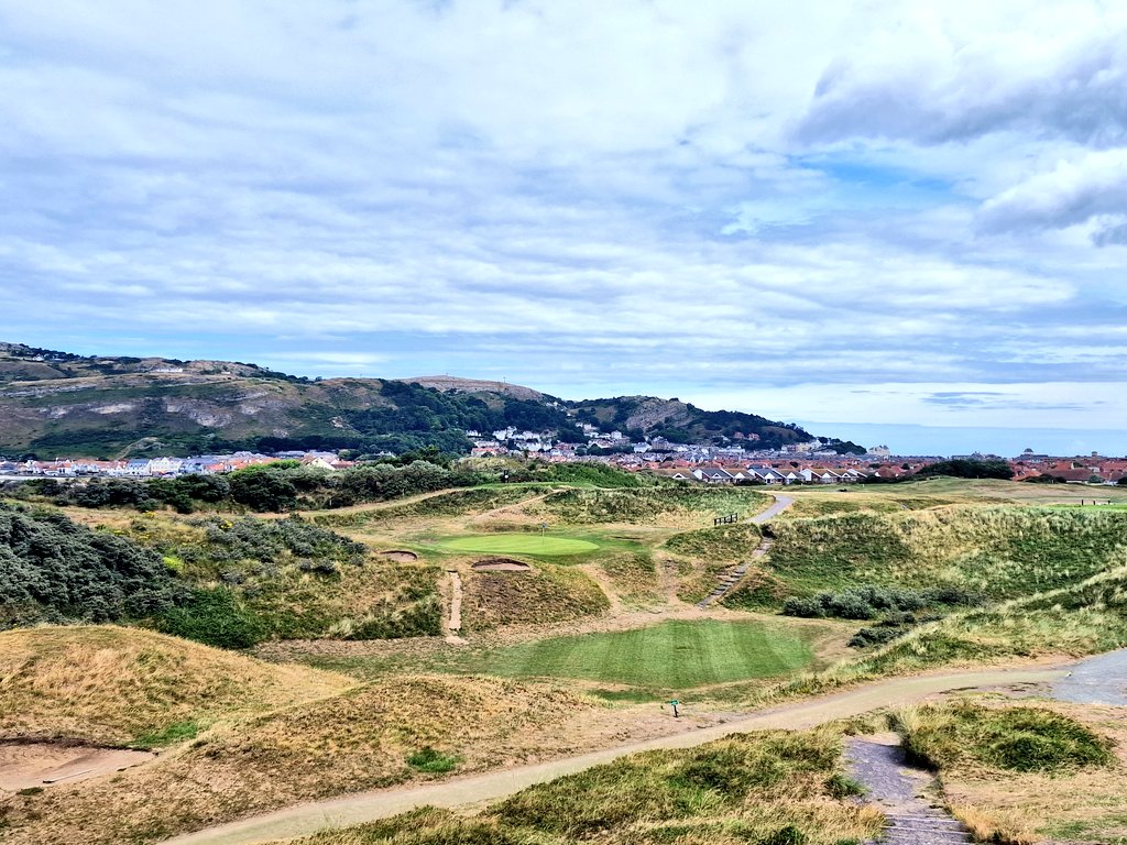 MidlandsGolfer's tweet photo. Stunning @northwalesgc on the 17th tee - great memories of my best ever round of golf (2010) #MGinNWales #issue95 #linksgolf https://t.co/mMmPE7clkF