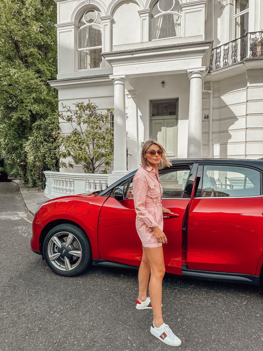 GWM_UK's tweet image. Celebrate summer by planning a road trip🌞 
Here&apos;s our travel essentials list...
✅ Elite car playlist 
✅ Tasty snacks
✅ Lots of water
✅ Portable phone charger 
✅ Sun cream
Have we missed anything? Now jump in and let&apos;s go @eatweartravel  #RoadTripReady #PackingList #GWMora
