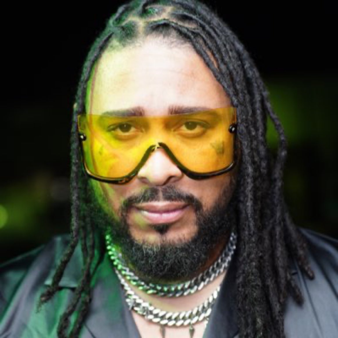 Jayecane's tweet image. Need $900 ?