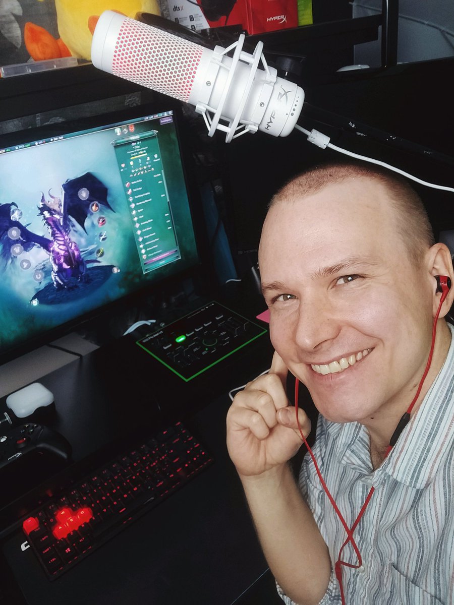 LaeppaVika's tweet image. Mulla on viikon ollut testissä nämä langalliset @HyperX-nappikuulokkeet kun en hiustensiirtoleikauksen takia uskalla paksusankaisia kuulokkeita pitää... pakko sanoa, että ei pöllömmät! 

Lähtevät korvasta vahingossa VAIN rajun aivastuksen yhteydessä xD

#ad #mainos #HyperXNordic