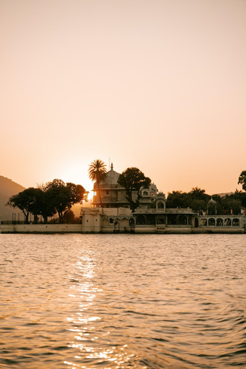 escape2unknown's tweet image. New blog post 📃

Best of Udaipur | Places to visit in 2 Days. 

Read here: 👇
 escapetounknown.com/best-of-udaipu…

#Cityoflakes
#Udaipur
#Rajasthantourism 
#IncredibleIndia #travelindia