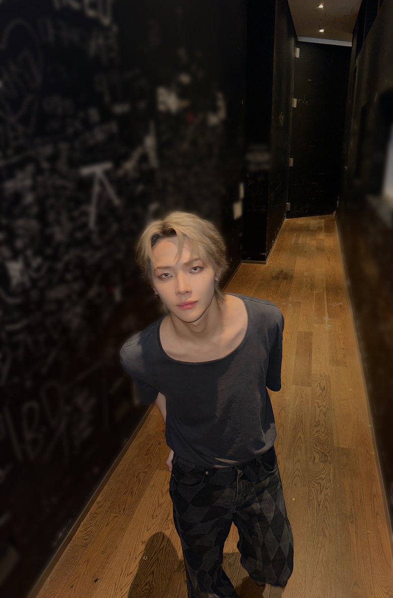 완전 우등생 같죠?
#andTEAM #NICHOLAS