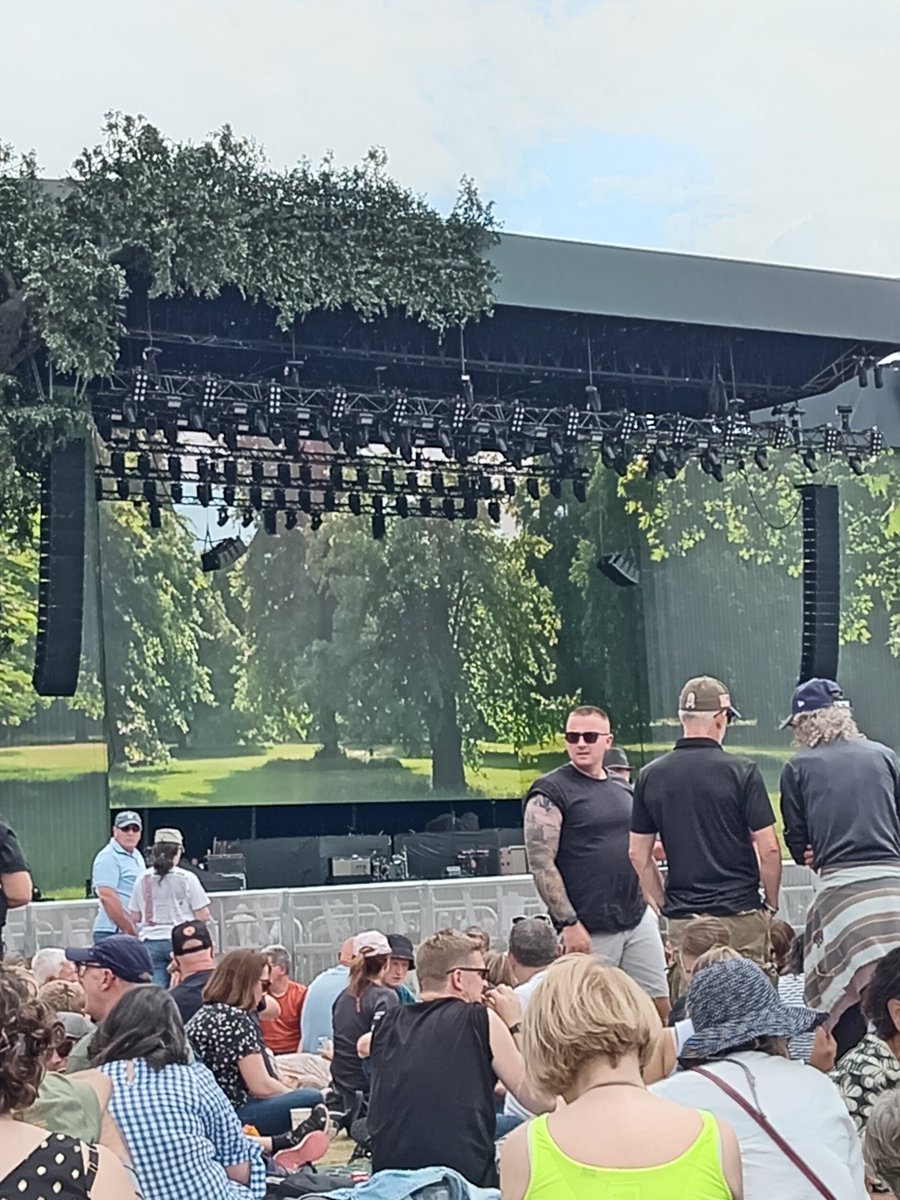 mackemslayer01's tweet image. And we are in. Bruce Springsteen @ Hyde park