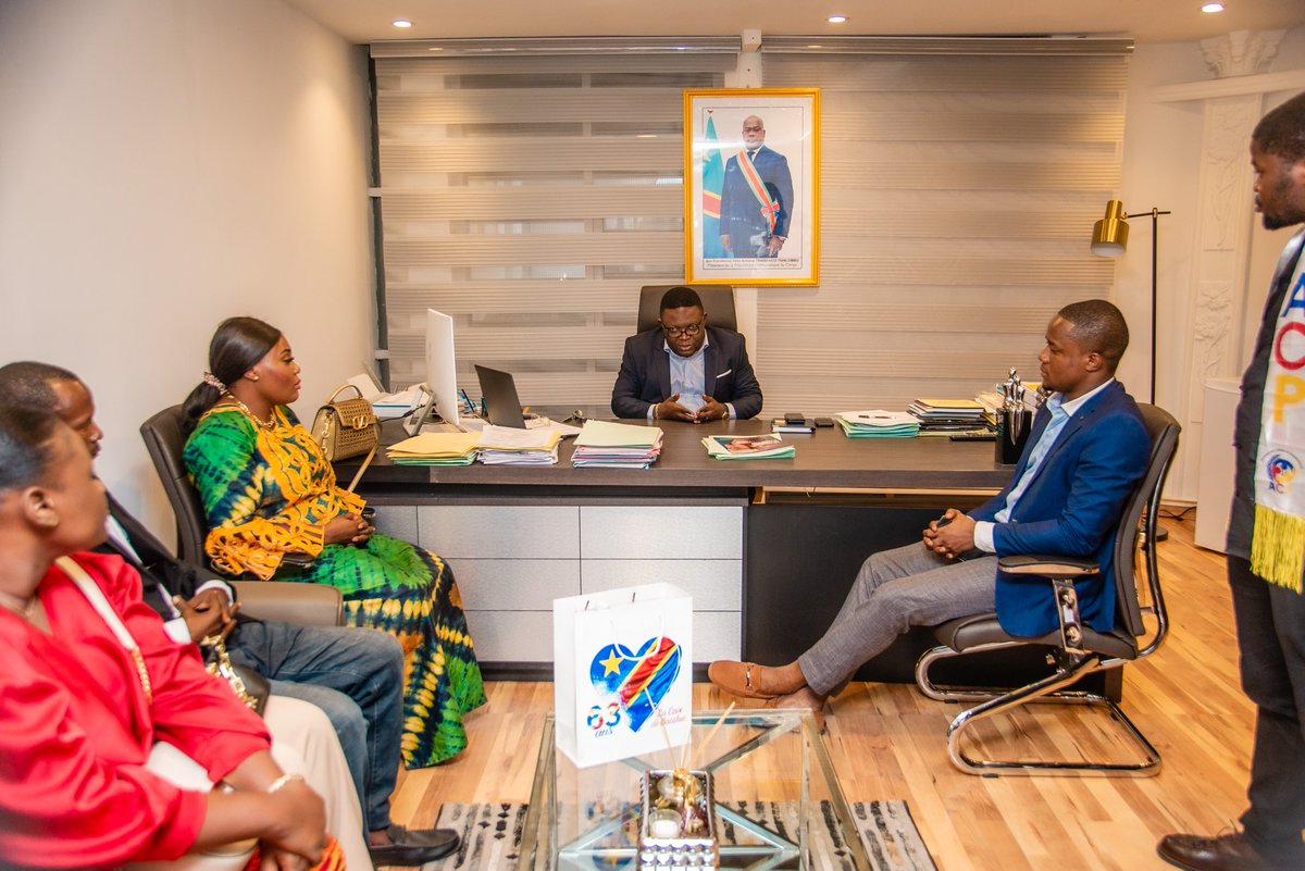 AMUPA_ACP's tweet photo. Saissant l'occasion la délégation conduite par le Coordon de l' ACP_AMUPA, le camarade Jonathan Yoka  a fait part à son mentor de son intention d'organiser dans les jours avenirs une grande activité politique pour dire Merci au Gouverneur  @NgobilaM ,  autorité morale de l'ACP, https://t.co/UrSpoJrBfR