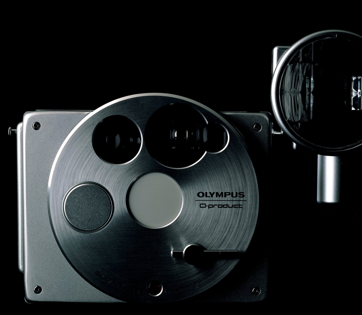 ちなみに私がフリーランスとして初めてデザインしたプロダクトは、4隅