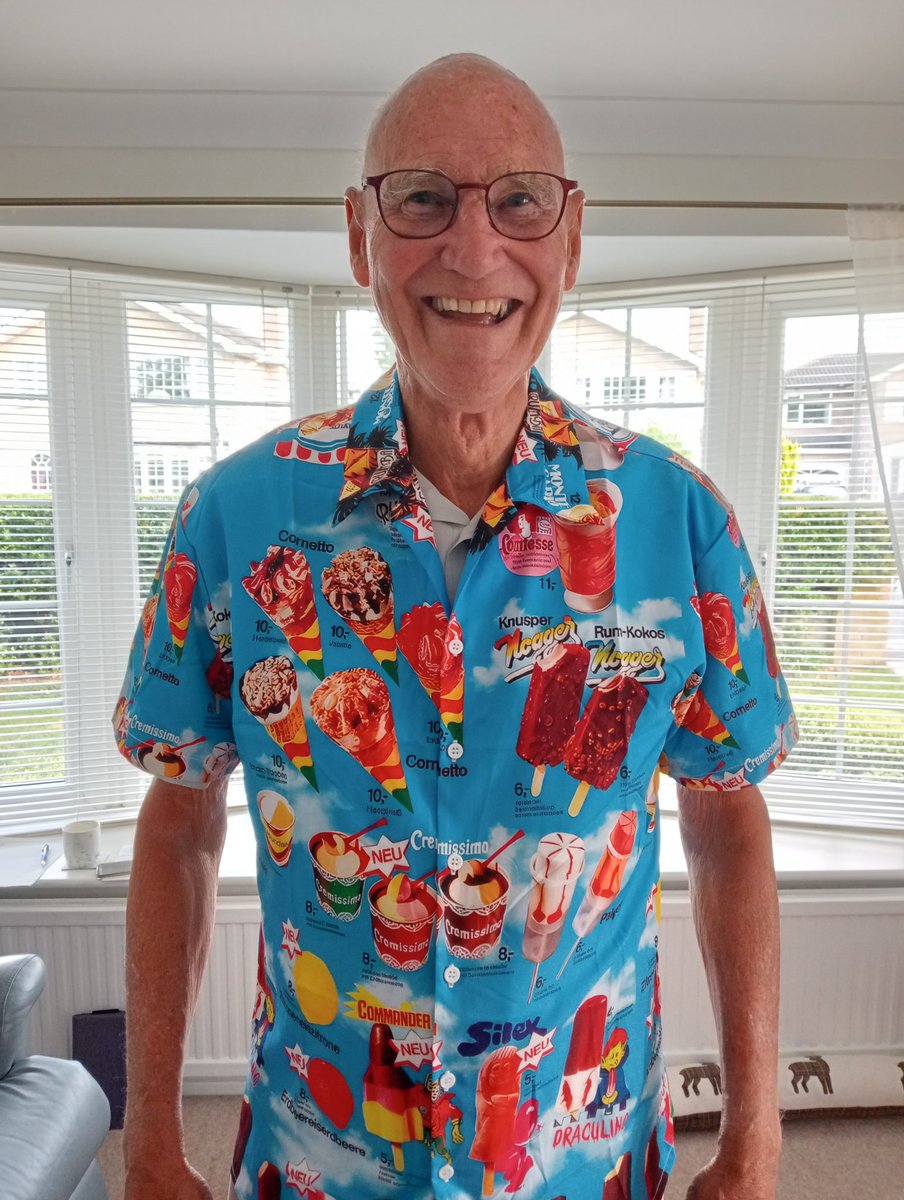 WillisCeri's tweet image. When my Dad @ron_revronsmith is left unsupervised on the internet with his credit card 🤣🤣. He wanted something 'cool' to wear #notsubtle #growingolddisgracefully #almost80 Is it wrong that I love it? 🤣 😍😍