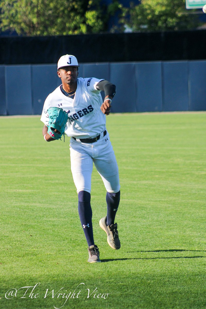 Francis Thorne Jr. tweet media