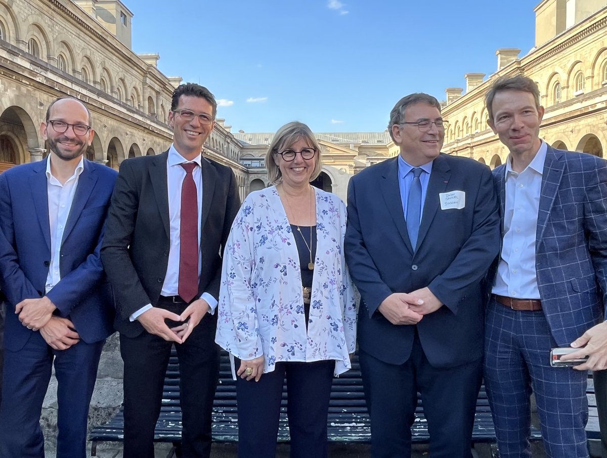 Sylvie Retailleau (@sretailleau) on Twitter photo Construire la santé de demain passe par l’innovation.
Je me réjouis d’inaugurer ce soir la première implantation européenne de l’incubateur de technologies en santé <a href="/biolabs/">BioLabs</a> à l’<a href="/HotelDieuParis/">Hôtel-Dieu AP-HP</a>. Un projet d’excellence qui associe plusieurs universités !
<a href="/JFruehauf/">Johannes Fruehauf🇺🇦</a> Construire la santé de demain passe par l’innovation.
Je me réjouis d’inaugurer ce soir la première implantation européenne de l’incubateur de technologies en santé <a href="/biolabs/">BioLabs</a> à l’<a href="/HotelDieuParis/">Hôtel-Dieu AP-HP</a>. Un projet d’excellence qui associe plusieurs universités !
<a href="/JFruehauf/">Johannes Fruehauf🇺🇦</a>