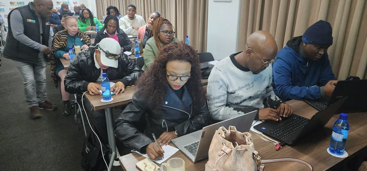 NC_drpw's tweet photo. Day two of the EPWP Consultative Meeting, which focused on the review of Phase 4 and the planning of Phase 5, took place at the Protea Hotel in Upington. The commissions of the plenary reflected on performance during EPWP Phase 4.
#EPWP
#TrendsettersInInfrastructureDelivery https://t.co/ffOghS9Nyd