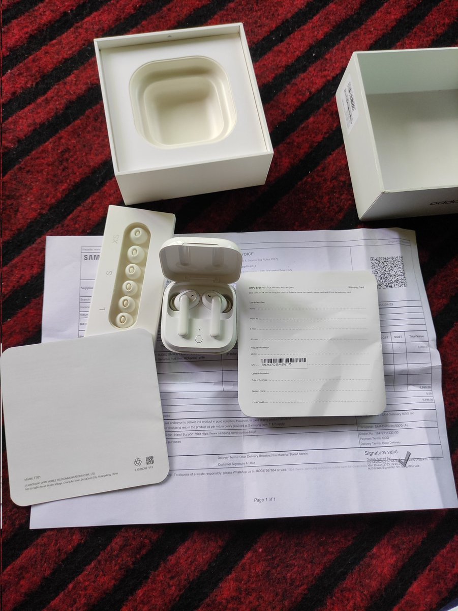 maqdamyasir's tweet photo. "Customer Receives Wrong Product After Ordering Samsung Galaxy Buds 2, Samsung's Attempt to Trace Oppo TWS Device Raises Questions"

@SamsungIndia @utsavtechie @r3dash @technicaldost @TheGalox_ 
@UniverseIce @ShokeenSanchit @OPPOIndia https://t.co/yiIBHZiZsM