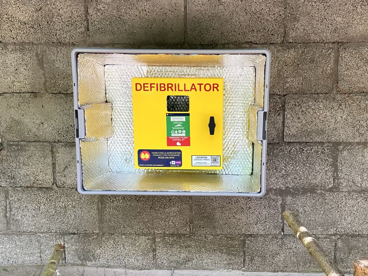 Today has been a fantastic day for our community, not 1 but 2 new Community Public Access Defibrillator (CPAD) + Public Access Bleed Kit sites launched! 

On-going support is through our charity to ensure these are active for years to come! 
#CPAD #Bleedkit #WyeValley #RossonWye