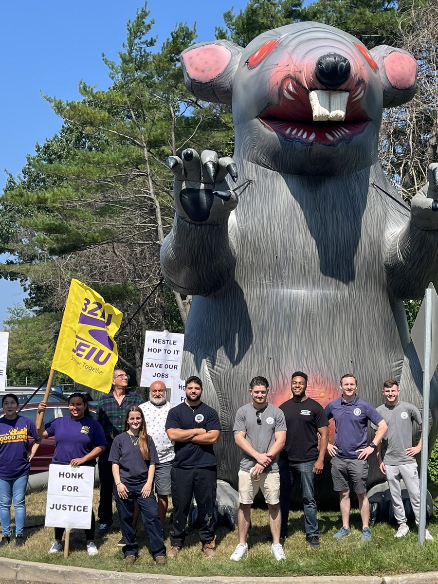 32BJSEIU's tweet photo. Nature’s Bounty owner @Nestle can expect Long Island’s 32BJ and @IUOELocal30 (w or w/o inflatable metaphor) until every cleaner &amp; engineer is offered a job! https://t.co/AzAwmGV57n