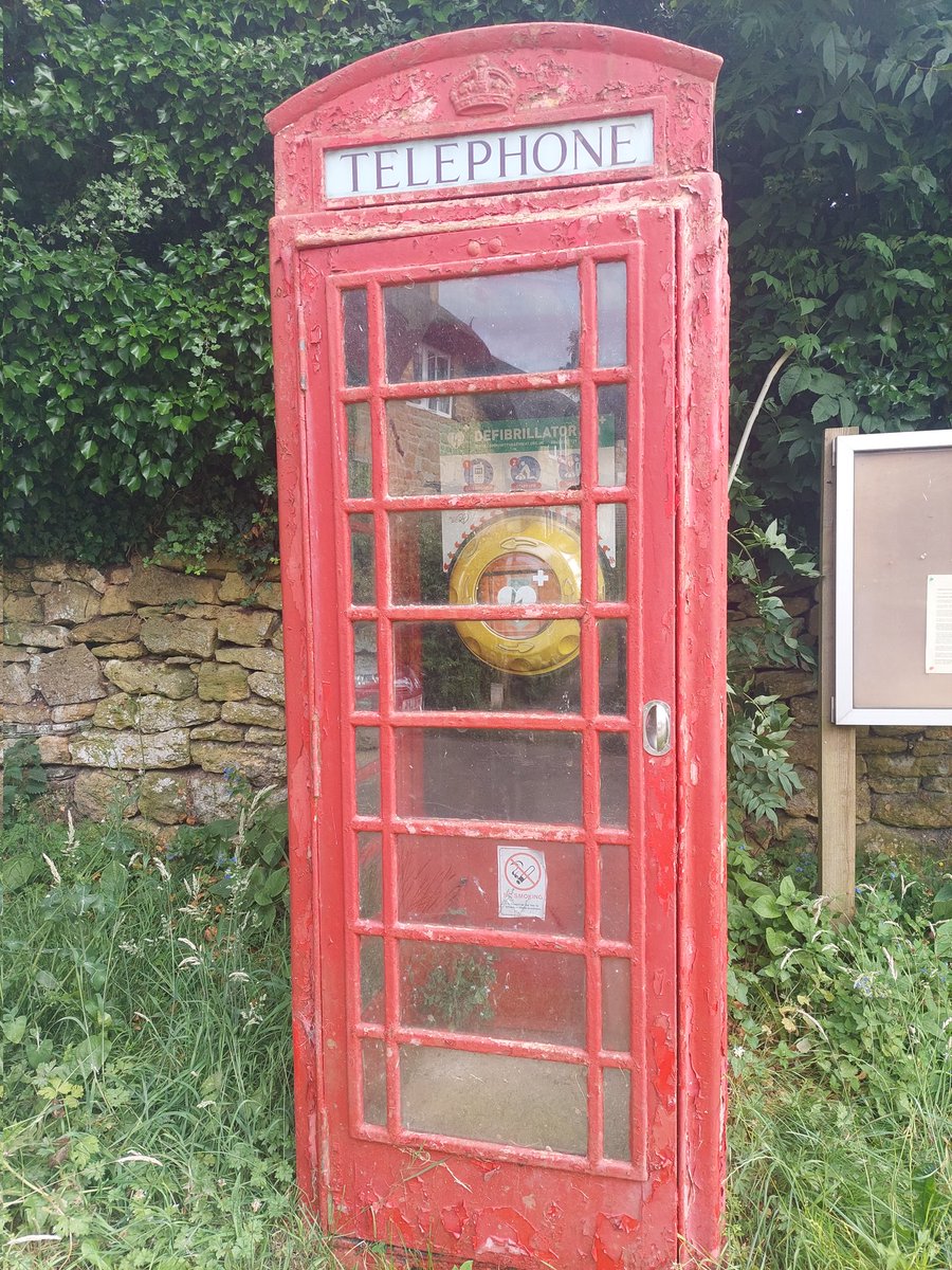 Jacqnoordhoek's tweet photo. #Chipping #Campden #Cotswold #telephone #defibrilator https://t.co/UtMVsLFuTa
