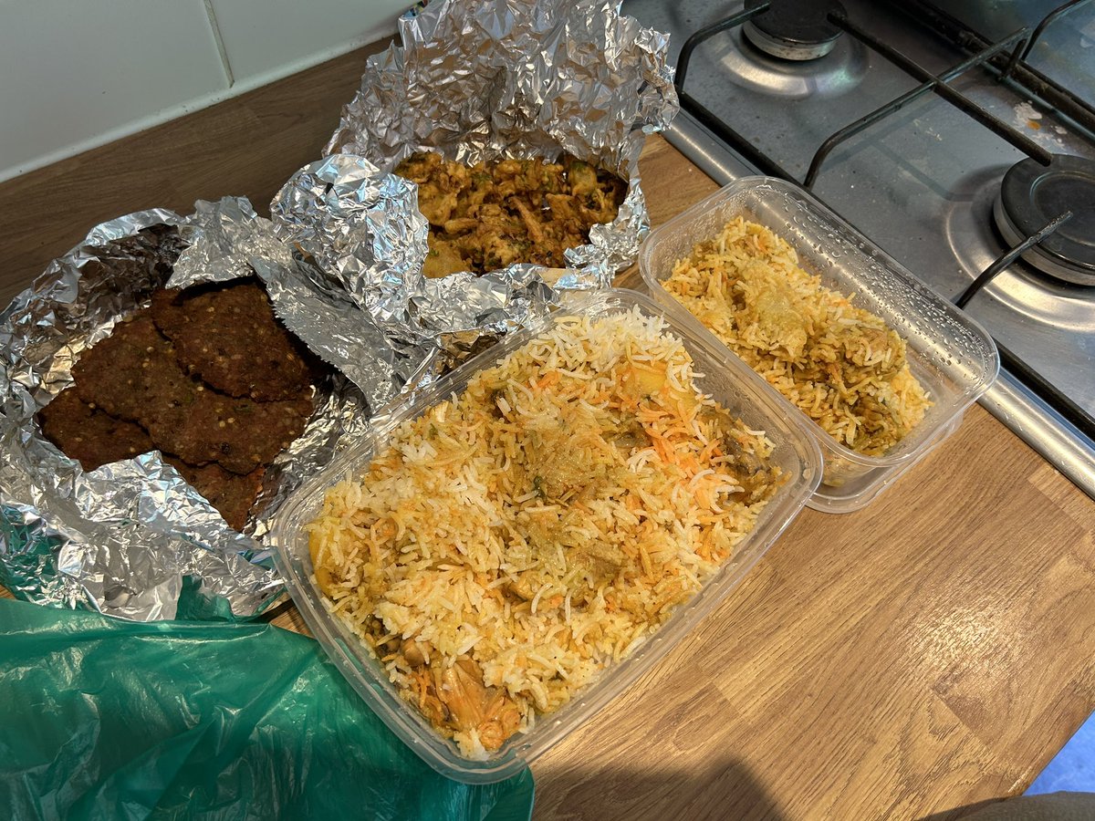 MrsMorrissReads's tweet photo. When you teach children from such loving and generous families you can have a night off from cooking dinner! Gosh I’m going to miss this community. 🙌 https://t.co/ife6A3IevM