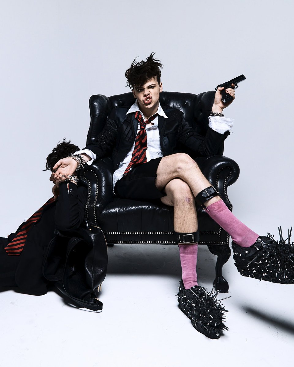yungblud's tweet image. 21st century liability turns five years old today. appy birffday. this is honestly insane to me. what we have created together is fuckin incredible, a community of protection and a place to belong. thankyou for everythin, every fuckin day … 🖤🖤🖤