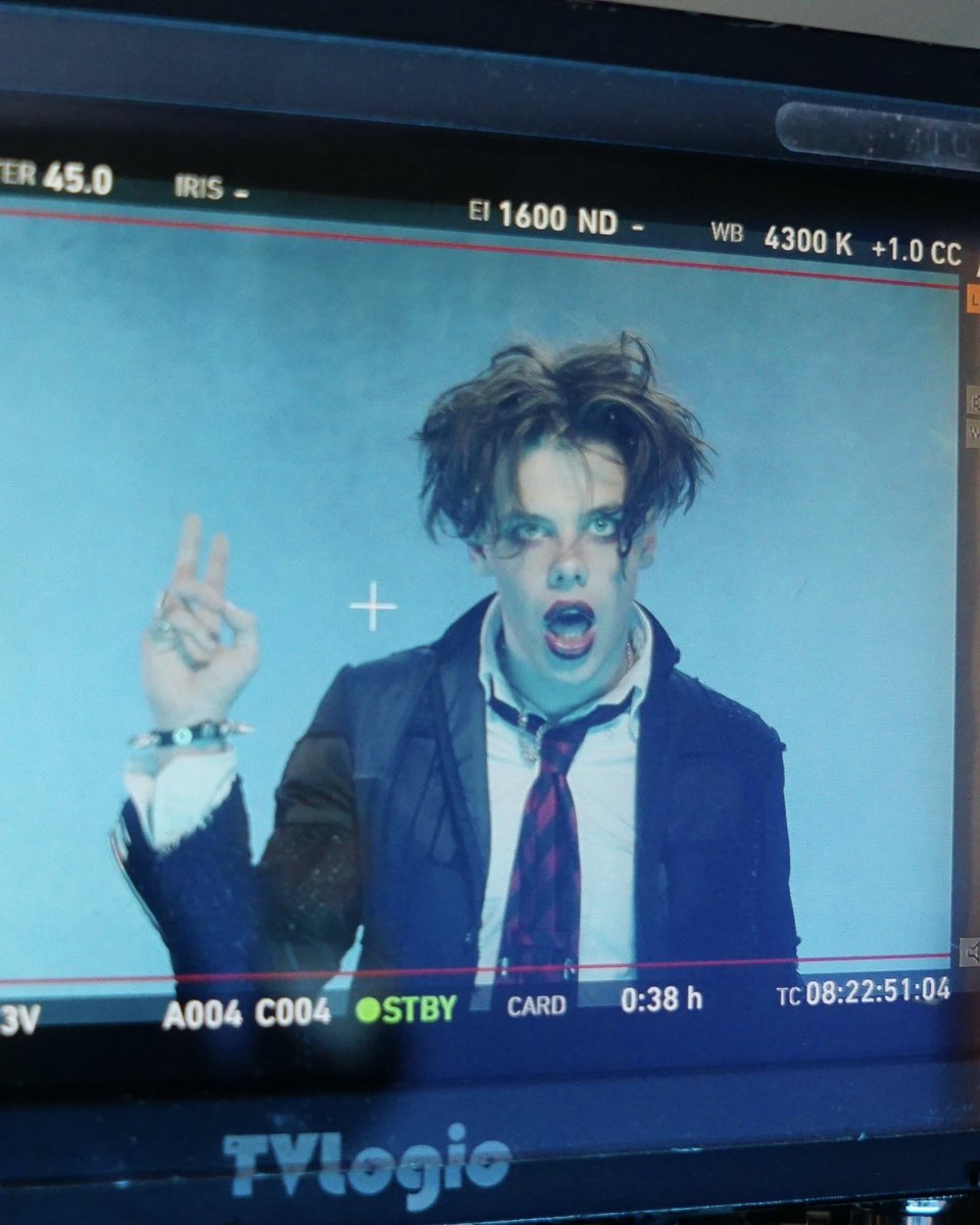 yungblud's tweet image. 21st century liability turns five years old today. appy birffday. this is honestly insane to me. what we have created together is fuckin incredible, a community of protection and a place to belong. thankyou for everythin, every fuckin day … 🖤🖤🖤