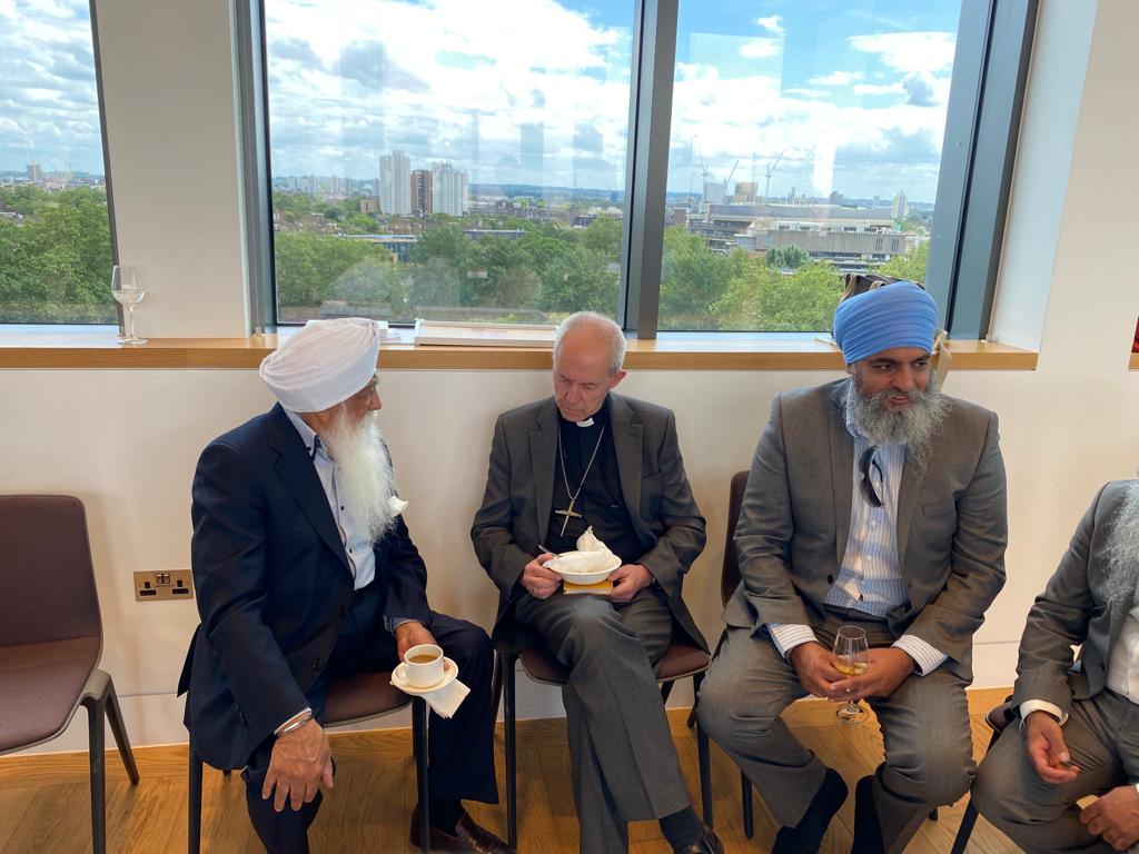 Drsmeeee's tweet photo. A privilege to be at @lambethpalace for the Sikh reception and to see so many friends. @DrJasjitSingh @pres_and_eng @JhuttiJay @revtomwilson @KangManjit @5ukhwinder @churchofengland @NishkamCentre @GNGSmethwick https://t.co/G9ajAwGhET