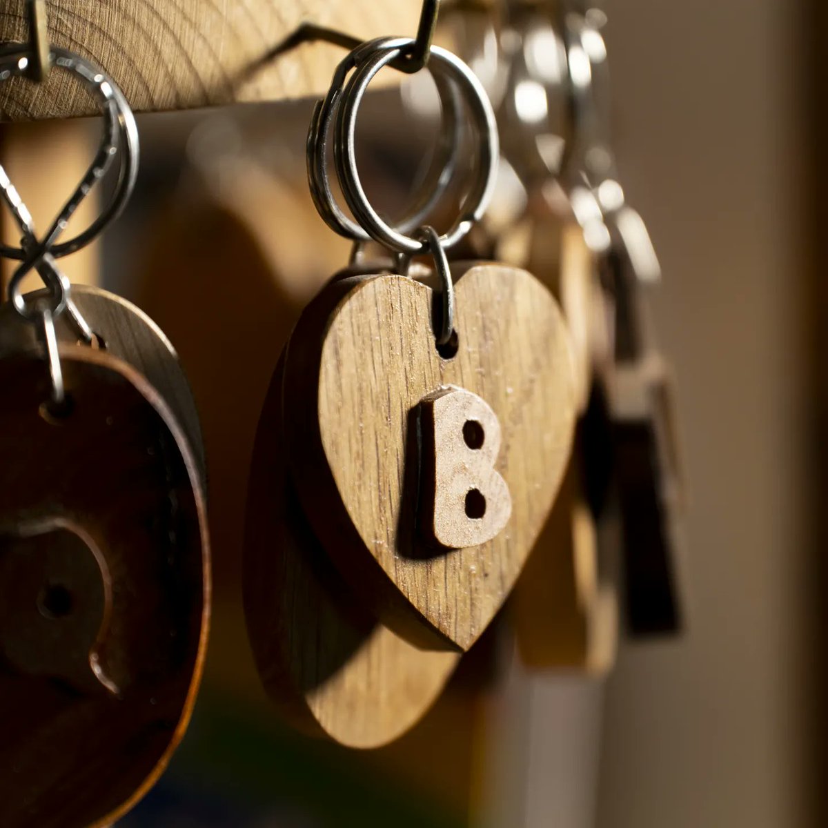 lovespoons's tweet photo. Always love making simple little key rings. A great way to use up small scraps of wood too.

#useeverything #scrapwood #scrapwoodproject #handmade #keyrings #woodwork https://t.co/dPTzizaMFx