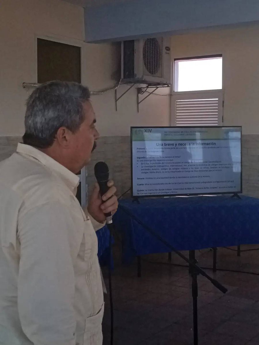 Una amplia representación de estudiantes y  profesores de la #UMoa participan en la XIV Convención sobre Medio Ambiente y Desarrollo, ocasión en la que intercambian experiencias y conocimientos sobre  la temática.