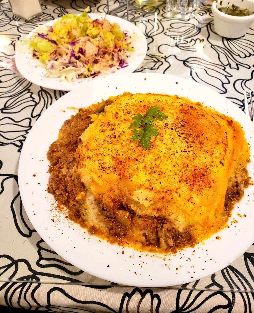 amarcelopm's tweet photo. Me encontré con mi almuerzo favorito en La Piccatta 😋 #PastelDePapa
\o/\o/\o/ https://t.co/aYus7gXcbK