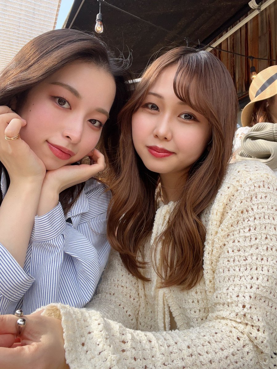 rika_aho's tweet photo. ひとみと遊んで写真撮るの恒例かつ好きなんだよなあ
新しいTwitterみたいなのできたけど、わたしはTwitterを使っていくヨ👶🏻✌🏻 https://t.co/6P4kz1qv5r