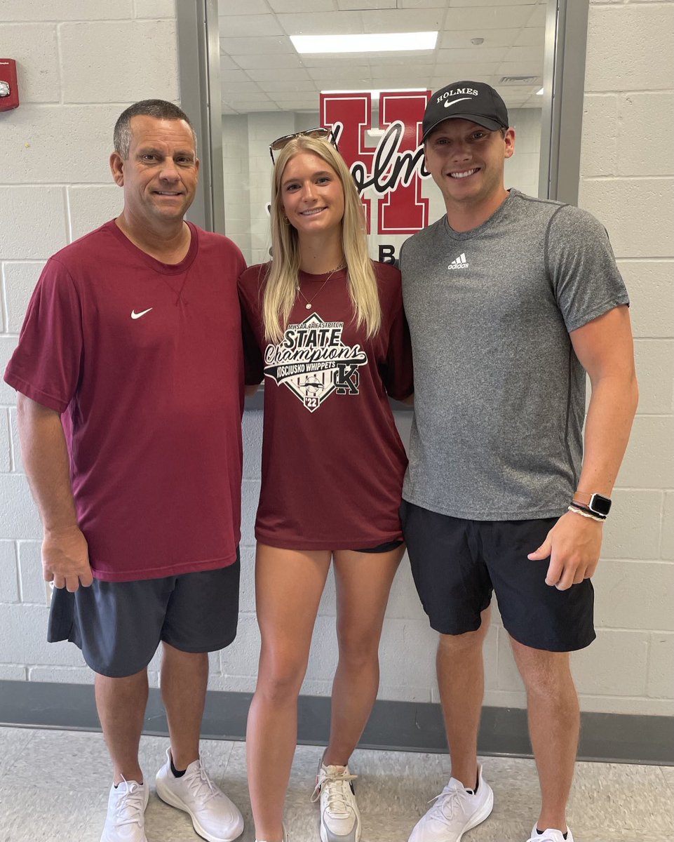MakDickerson3's tweet photo. Enjoyed spending the morning visiting @hccsoftball! Thankful for another offer! Thank you @TraeEmbry and @heyembry for showing me what Holmes has to offer! https://t.co/NYLW6EbVHu