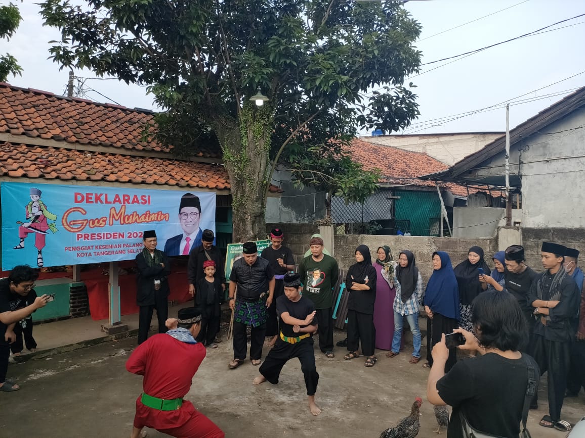 A_FauziFawaz's tweet photo. Maju terus Gus Muhaimin presiden 2024, dari anak anak muda penggiat kesenian palang pintu has betawi, alsannya gus Muahaimin selalu mendukung dan terdepan untk kelestarian kesenian daerah, apalagi istri Gus Muhaimin juga asli betawi kemang coy..#gusmuhaiminpresiden2024 https://t.co/2uUvXsVFOc