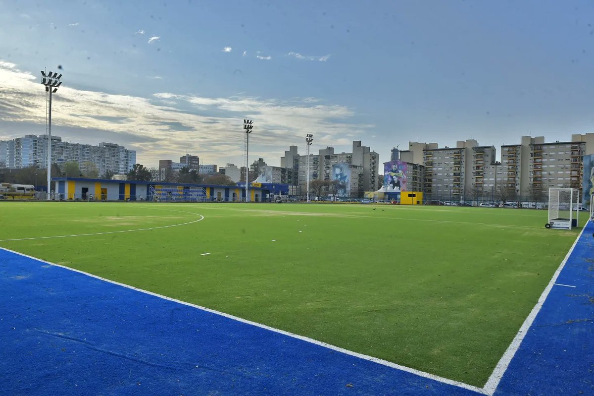 hockeyboca's tweet photo. 🏑 Los últimos retoques para la gran inauguración de nuestra nueva cancha de hockey ya están listos, ustedes estan listos?
💙💛💙
Te esperamos el sábado 8/7 a partir de las 10:30 h.
Venís?
#VamosBoca https://t.co/ts4qF8QuKr