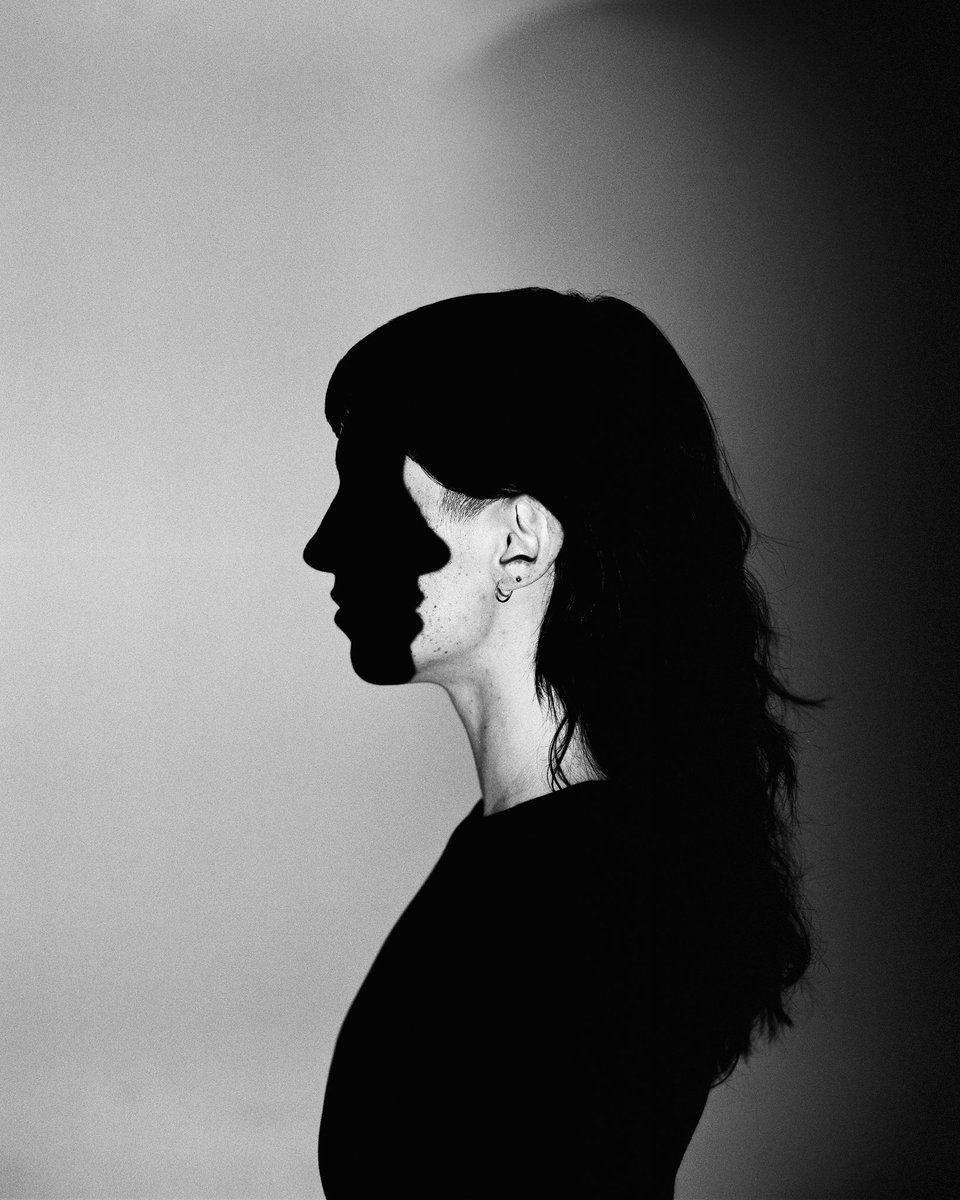 linusnhiscamera's tweet photo. self reflection.

shot on pentax 6x7 with cinestill bwxx pushed to 1600 https://t.co/iA3Y1RbmBj