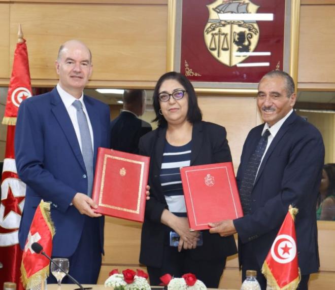 TapNewsAgency's tweet photo. #Tunisia and #Switzerland, Thursday, signed a grant agreement pertaining to funding the #Tunisian-#Swiss Intellectual Property Cooperation Project #TUSIP, aimed at providing effective protection of intellectual property rights to entrepreneurs & exporters. https://t.co/eEPylbhJ89 https://t.co/FpC6dsX0oi