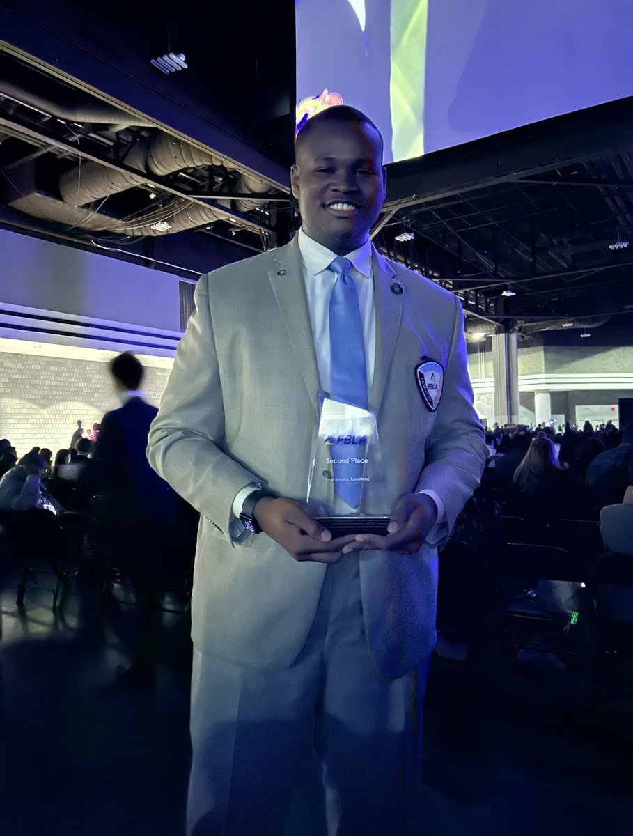 MSCS_CCTE's tweet image. Congratulations to Middle College High student, Mr. Cameron Kuykendoll for earning 2nd place in the Impromptu Speaking category at the Future Business Leaders of America National Leadership Conference! 

#readygrad #fbla #cteprograms #memphisshelbycountyschools #businessstudent