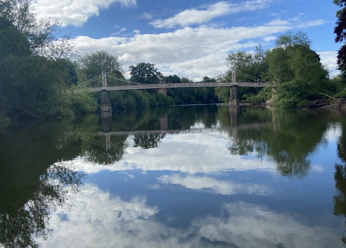 🫁The Hereford Respiratory Team are recruiting new consultants! 🫁

If you or someone you know fancies a beautiful location with affordable housing, good schools &amp; lots of outdoors stuff, have a look at the advert —> jobs.nhs.uk/candidate/joba…

Dm for more info on it as a workplace!