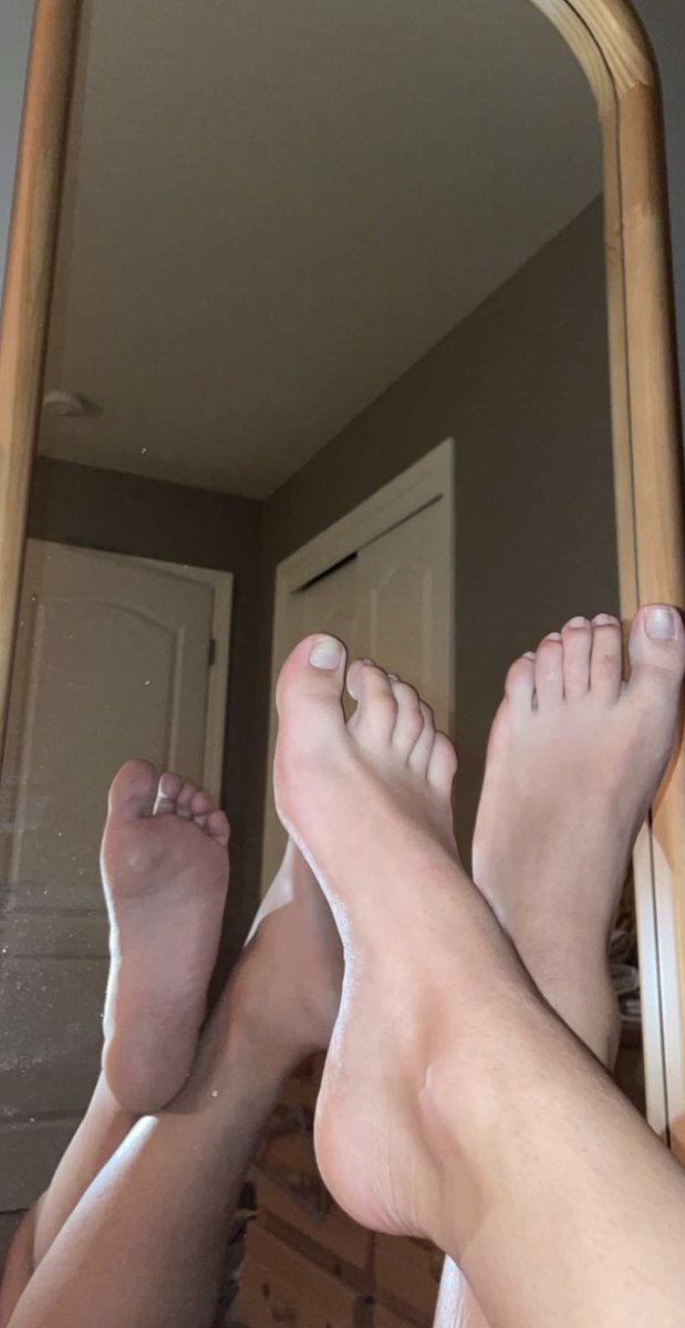 Andreas_soles's tweet photo. my first time sharing my feet and soles on twitter :) how do they look? 

my soft soles need some direction, what would you like to see next? 👣

#feet #feetpicsforsales #feetpics #girlfeet #youngfeet #soles #footjob #toes https://t.co/qbxT353b98