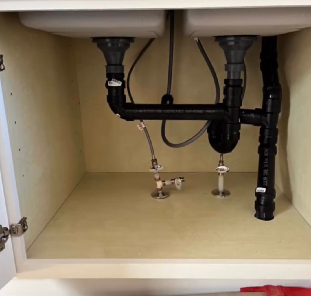 Say goodbye to complications and embrace the superior performance of Mainline Straight Stops! 💦💪 Flawlessly installed by our friend Ron Murray, thank you for choosing Mainline💙
 #install #mainline #preferredbythepros