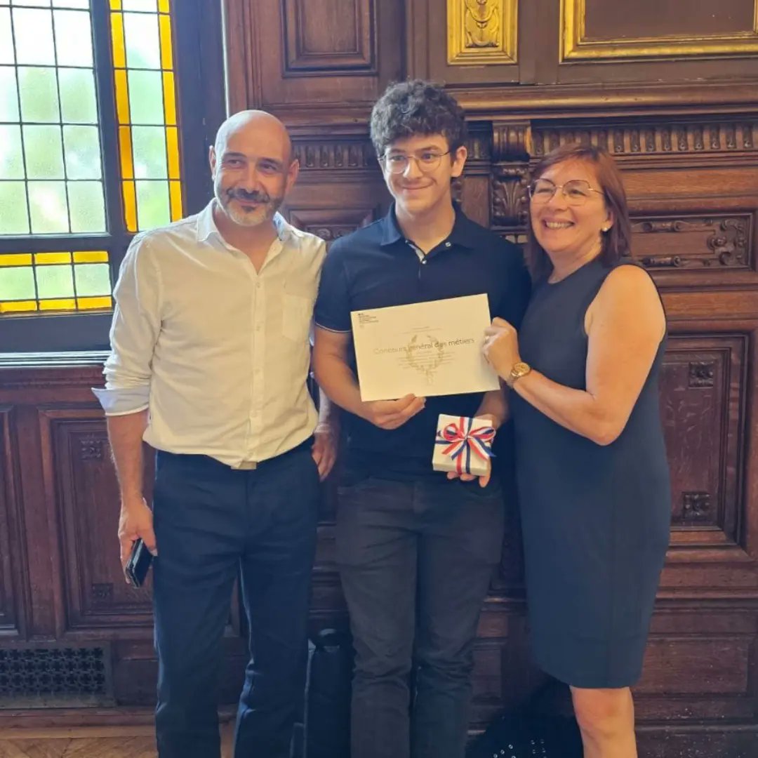 LRemiremont's tweet photo. Félicitations à Léo Gassmann qui arrive 2e au Concours Général des Métiers en taille de pierre!
#concoursgeneral #tailledepierre #metiersdart @regiongrandest @acnancymetz https://t.co/xoLN3Y1mjk