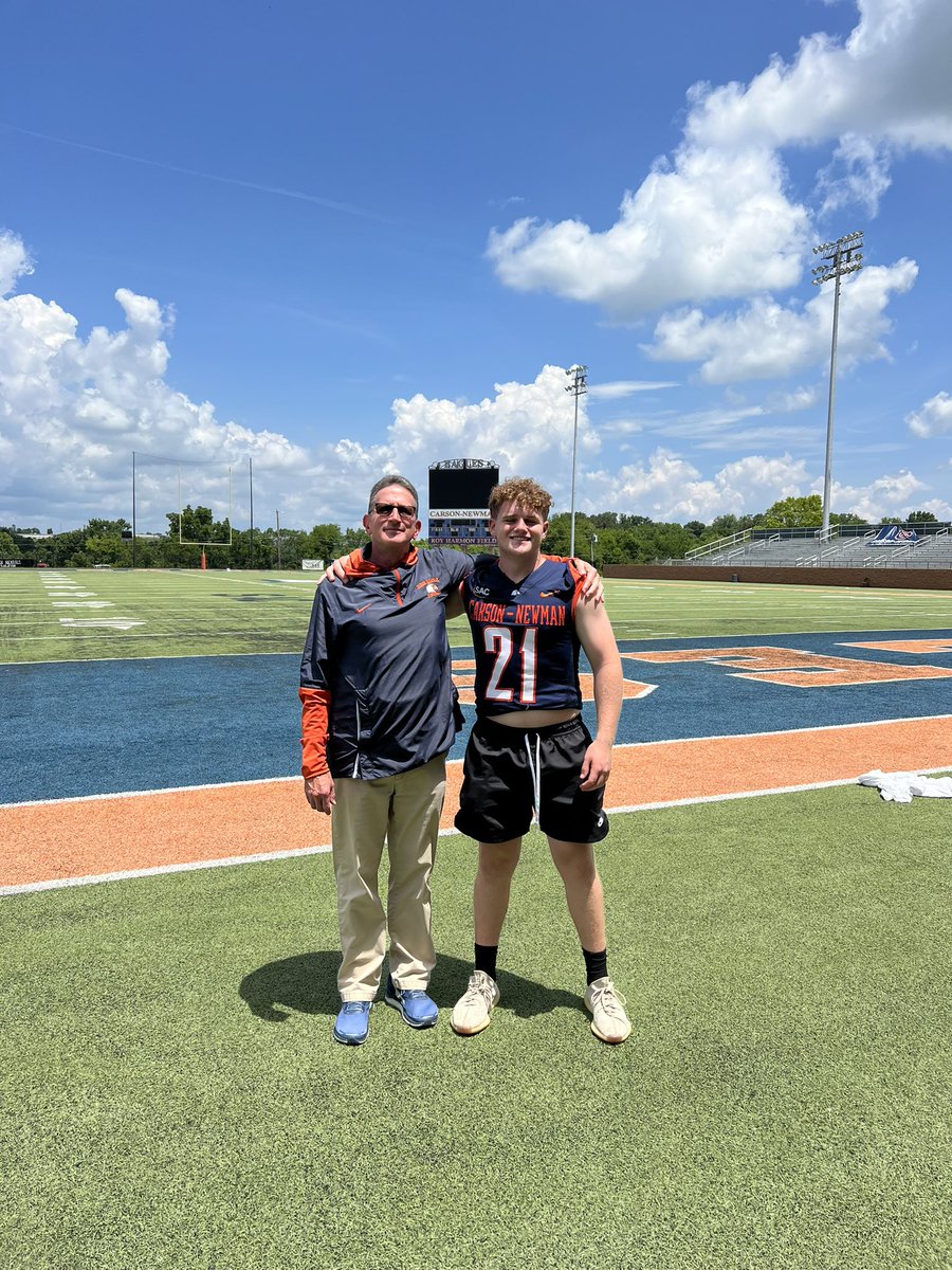 dawson_mccrary's tweet photo. Thank you to @cnfootball for a great visit! @CoachFWalker @EaglevilleFB @Mike_Clowney @CMagTigers @NatlPlaymkrsAca @NCEC_Recruiting @BallHawkU  @CoachKPankey https://t.co/1xqTDd2Oxm