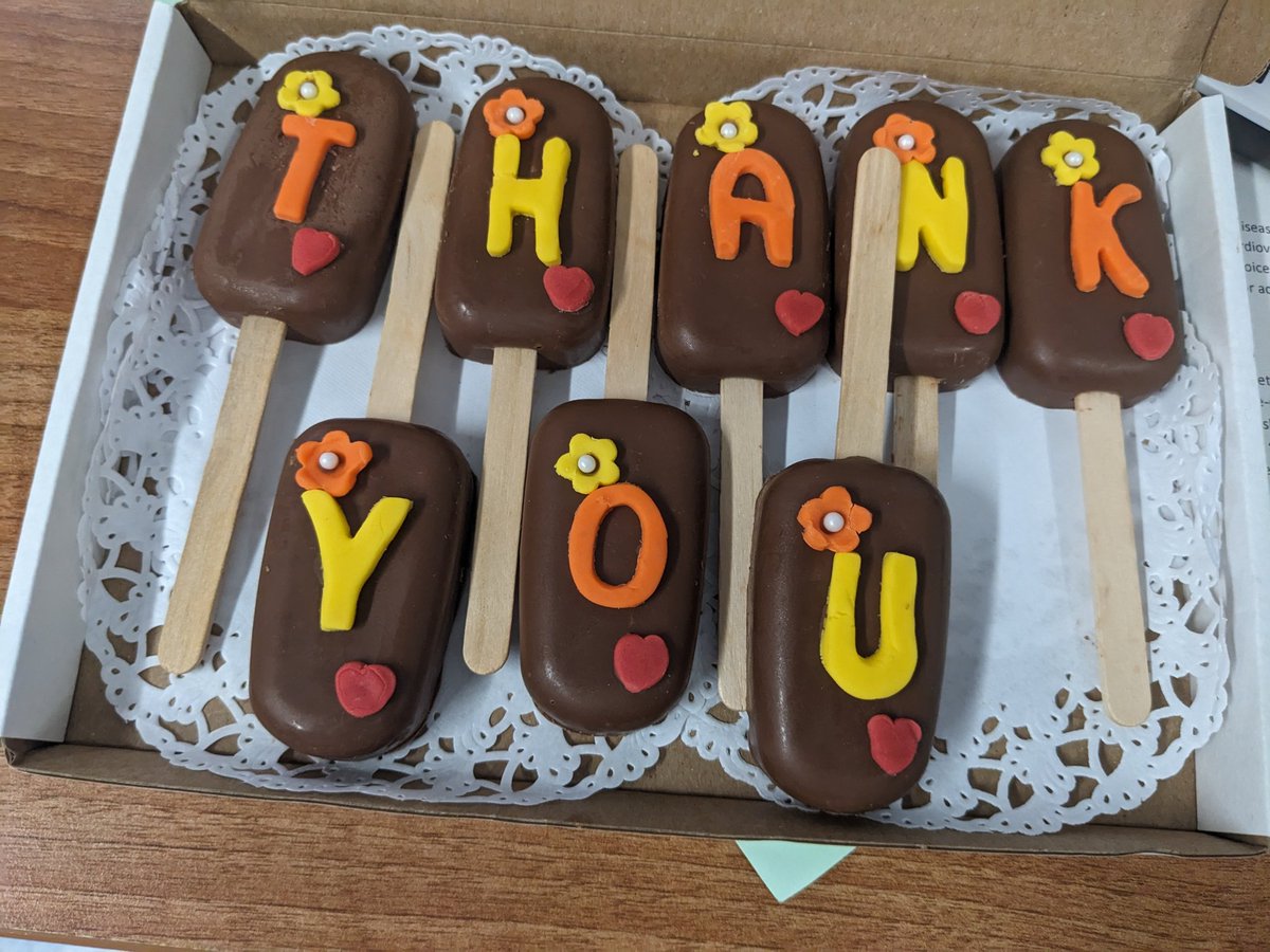 What a lovely gift to Bone Marrow Transplant Unit from a lovely family. 🤩🌟 Beautiful and yummy! @kelly19182085 @karenpedley @ambcare_leic @Lindsay_JClarke