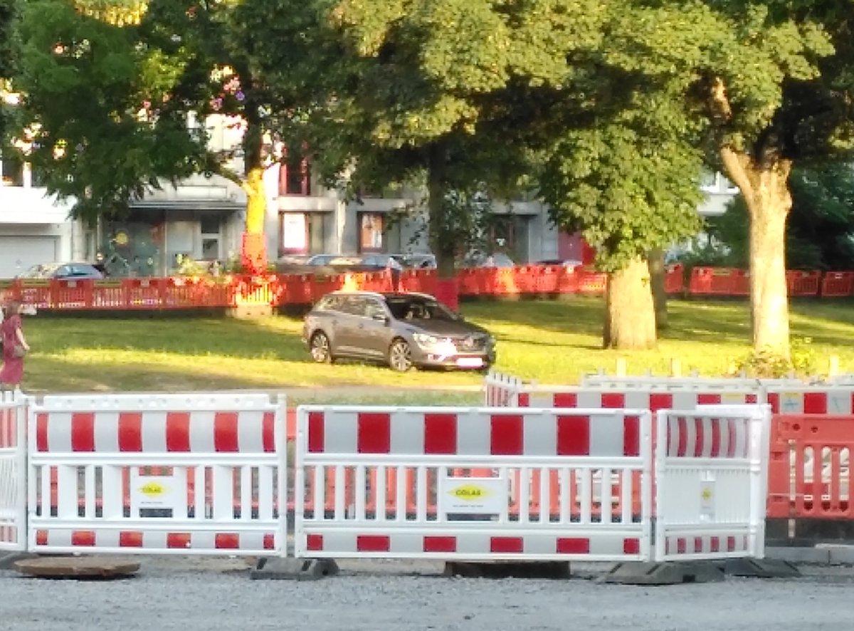 Liège n'est qu'un parking tweet media