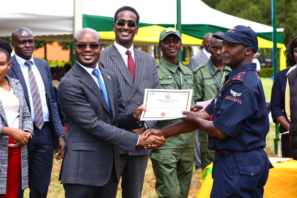 fazmahal's tweet photo. Together with The PS Internal Security @rayomollo, today's Issuance of a Standardized Security Force Numbers to Private Security Officers (Guards) emphasized the Government's commitment to incorporate the Private Security Industry into the Country’s security infrastructure. https://t.co/QXzzwkqeUV