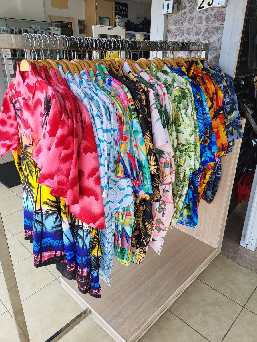 OfficialKP180's tweet image. Hey up pal @Wayne501Mardle want me to bring any of these back from the Rife for you 🤣