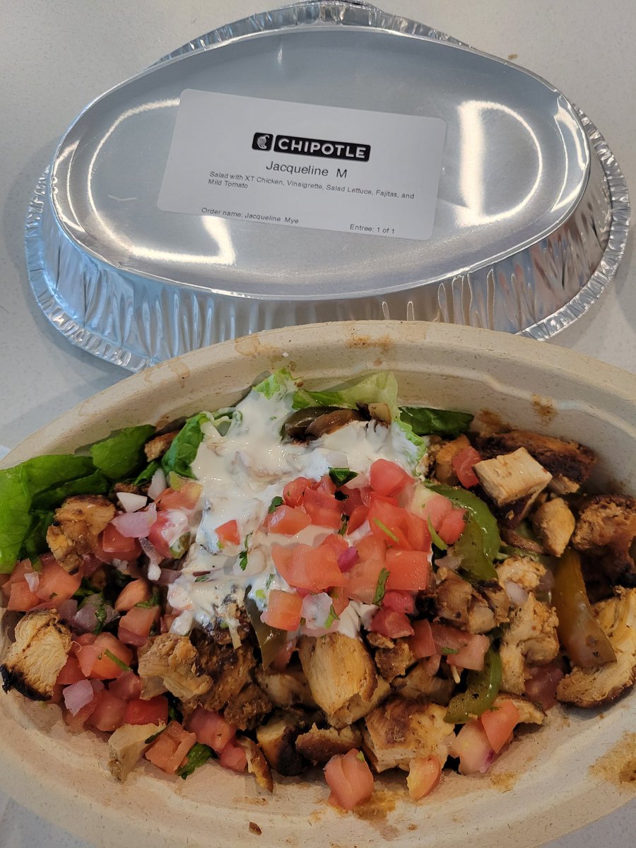 jpnut24's tweet photo. @ChipotleTweets do better
I ordered a salad.. .where is the salad?
And no where is sour cream on my order. Def doesn't look like 2x chicken
I waited 30 min for this?? https://t.co/bTLKhseJvp