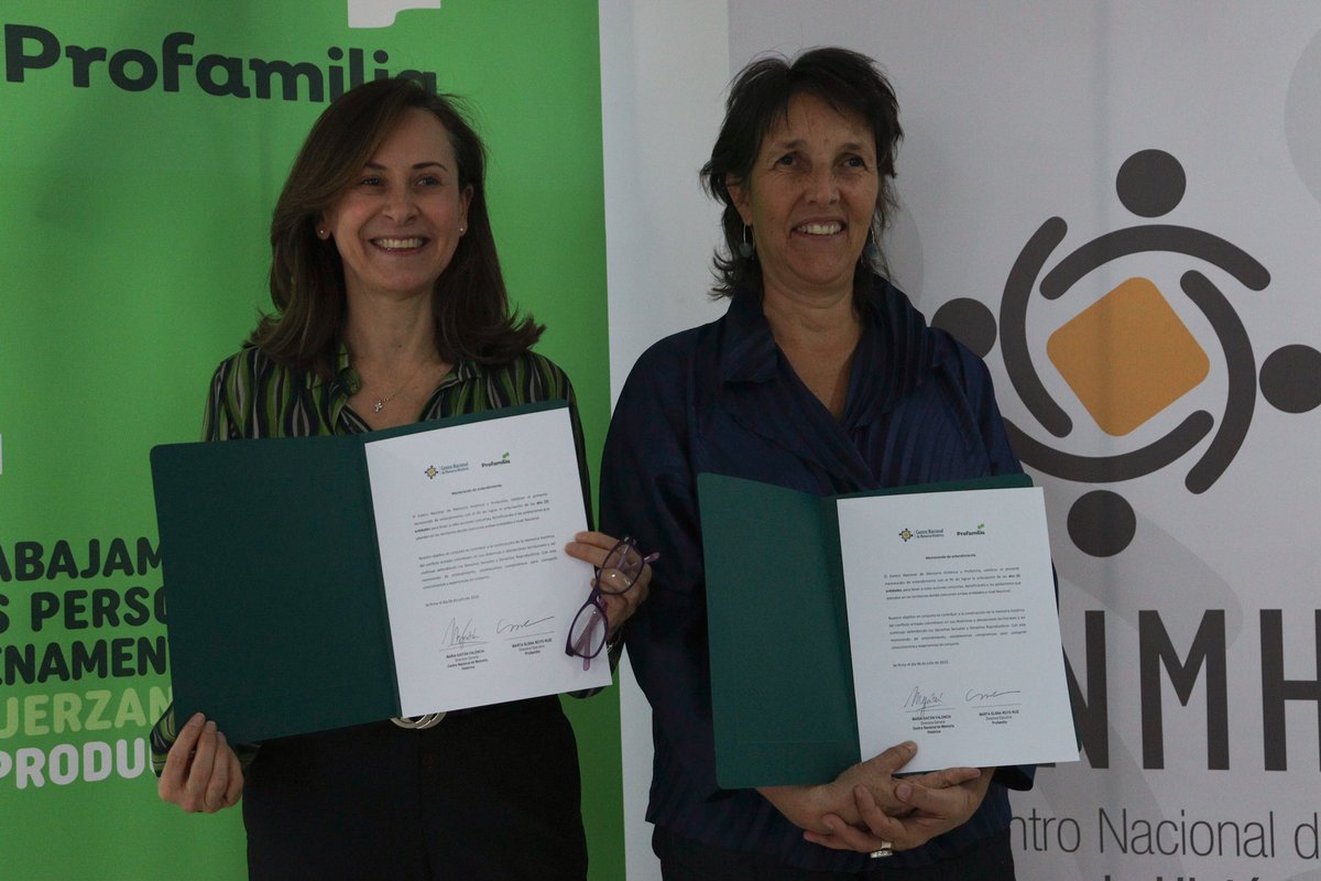 CentroMemoriaH's tweet image. El #CNMH y @ProfamiliaCol juntan voluntades para defender y promover los derechos sexuales y reproductivos desde la escucha, reconstrucción y visibilización de las memorias del conflicto armado interno.