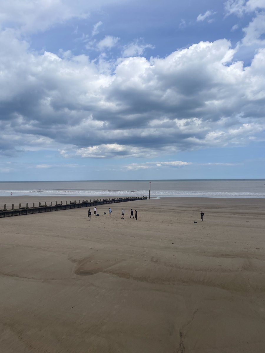 lawnswoodschool's tweet image. #GCSEGeographers have been working hard during their field trips to the coast - they just had time for a lunchtime game of football #GeographyRocks #fieldwork #curiosity