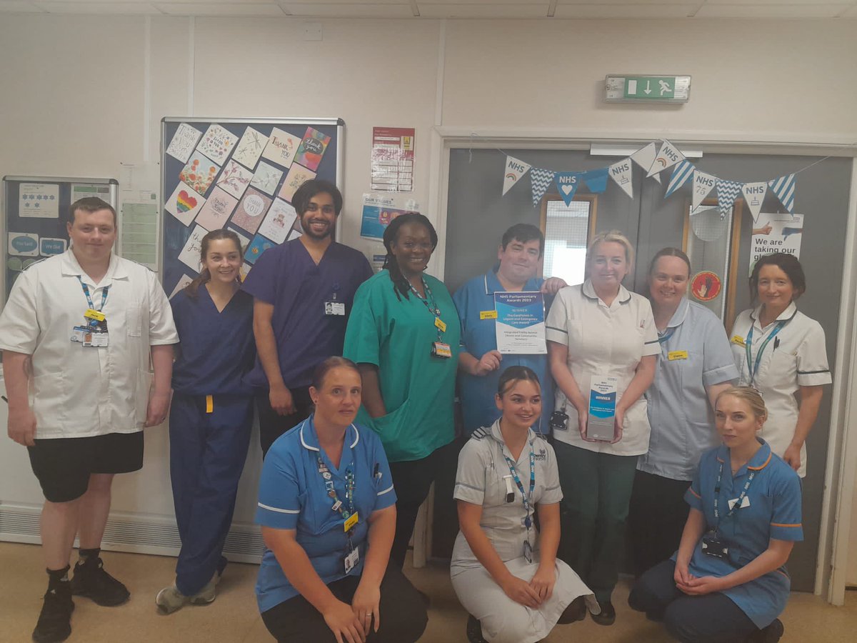 rawbubbles9's tweet image. Frailty teams are celebrating the award win across the wards @nhsswft