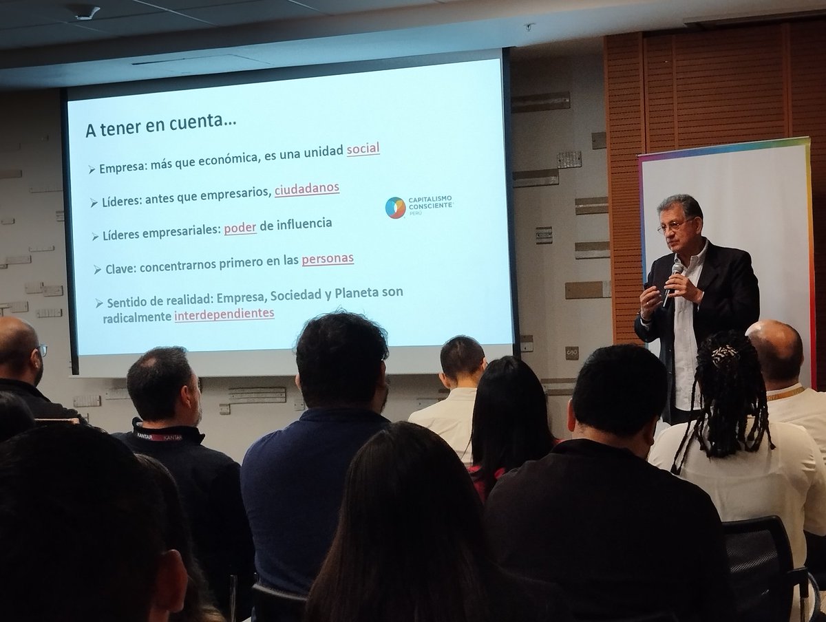 consumer_truth's tweet photo. #OpenAPEIM "Los líderes empresariales antes que empresarios son CIUDADANOS. Y las empresas más que unidades económicas son unidades SOCIALES" @Jorgedina_M sobre #LiderazgoConsciente gracias al @APEIMPeru

#InvestigacionQueInspira #MarcaConsciente #EmpresaConProposito https://t.co/2liFIpebna