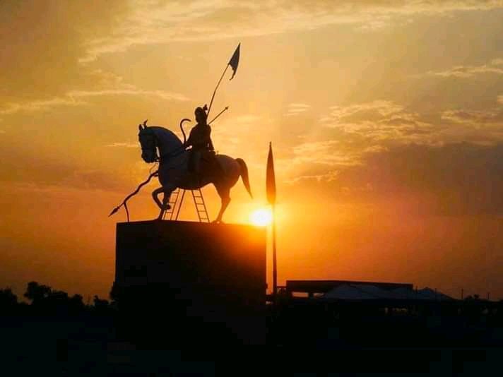 rb_jaat's tweet photo. बाड़मेर में गौ रक्षक वीर तेजाजी महाराज की मूर्तियों के साथ तोड़फोड़, तेजा भक्तों पर झुठे मुकदमे, प्रशासन व नेताओं की मिलीभगत से सर्किल हटाकर तेजाजी का अपमान किया जा रहा है😑
प्रशासन व सरकार संज्ञान लें🙏
@RajCMO @RajPoliceHelp
@hanumanbeniwal @ashokgehlot51
#तेजाजी_सर्किल_बाड़मेर https://t.co/rXAvOfUz02