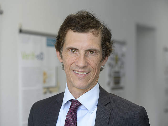 Prominent besetzte Online-Live-Diskussion: Verstößt ChatGPT gegen den Datenschutz?

Das Institut für Rechtsinformatik lädt am 12. Juli, von 18 bis 20 Uhr, zu einer Online-Diskussion ein:
uni-saarland.de/aktuell/chatgp…