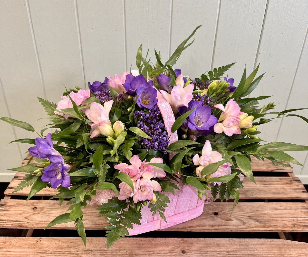 RosepetalsF's tweet image. #hinckley #burbage #barwell #earlshilton #stoneystanton #stokegolding #elmesthorpe #wolvey #marketbosworth #sapcote #nuneaton #stapleton #hinckleyafc #fosse107 #fennydrayton #wigston #supportsmallbusiness #flowersmakemehappy   #flowersofinstagram  #wonderfulhinckley