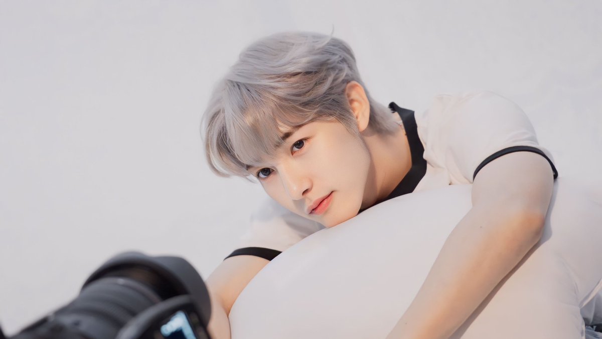 fairyissabey's tweet photo. renjun is the prettiest... https://t.co/ZKdvNvDzKm
